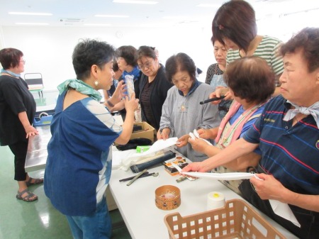 【画像】先生に相談しながら思案中